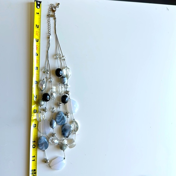 Triple strand nexklace - Picture 2 of 3